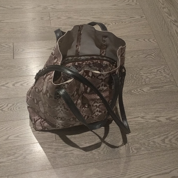 Genuine leather bag by Elliott Lucca 🌸🍀🍀 - Picture 3 of 10